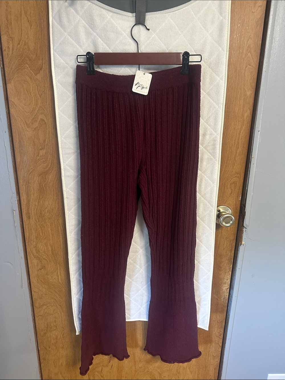 Ribbed Wide-Leg Knit Pants in Burgundy
